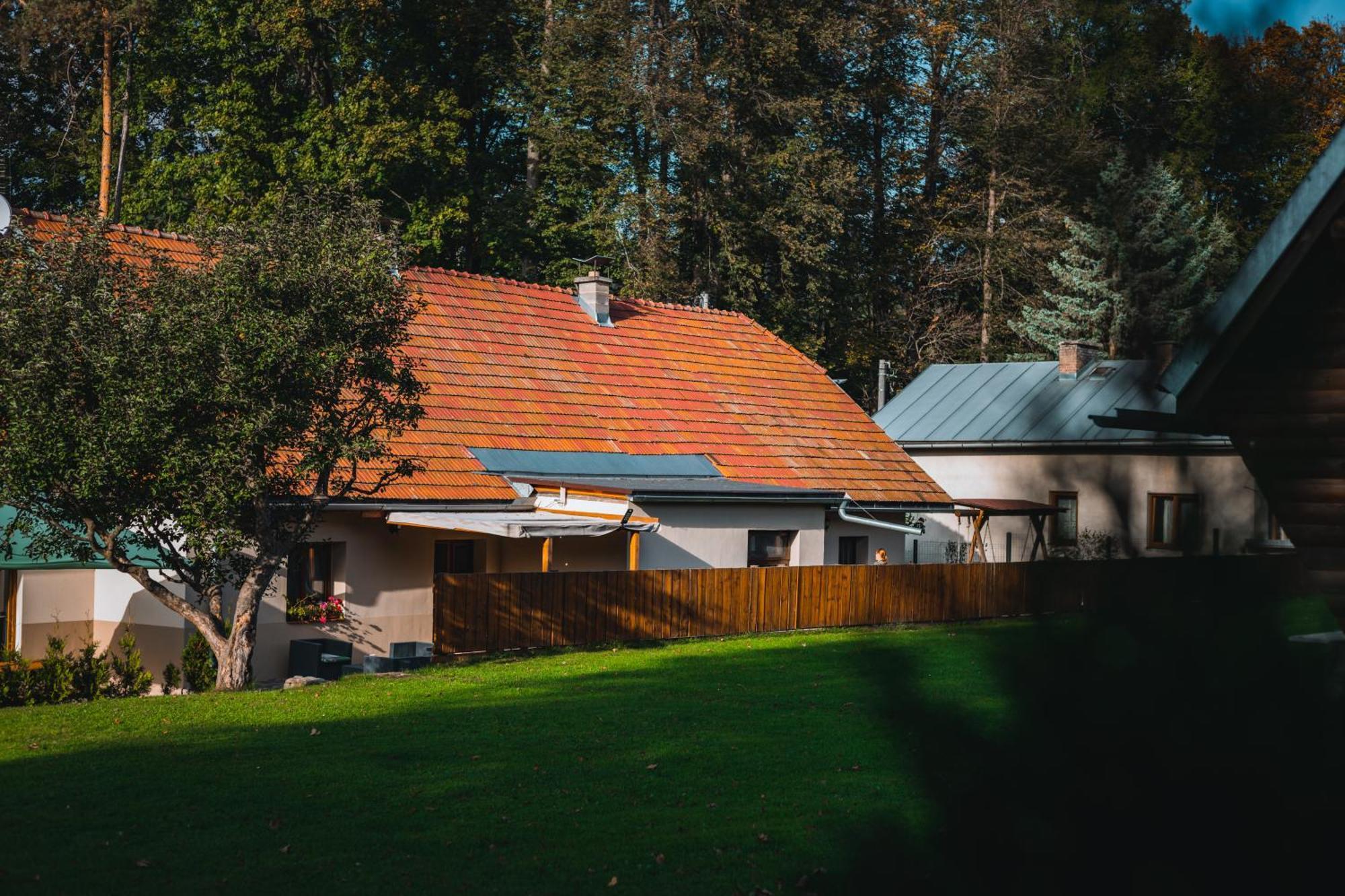 Eden Guest House Brezno Exterior photo