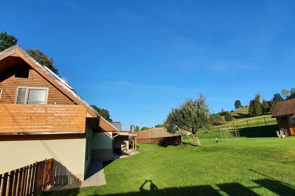 Eden Guest House Brezno Exterior photo